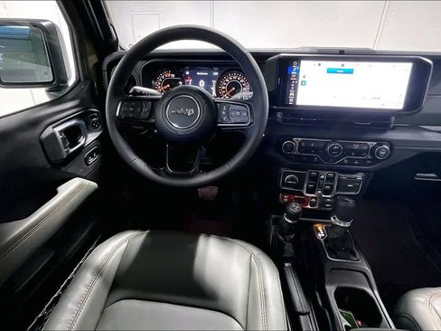 New 2026 Jeep Gladiator Mojave image 12