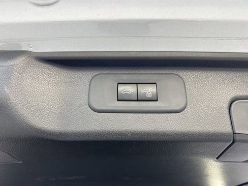 Used 2024 Toyota Grand Highlander Limited image 9