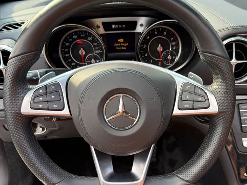 Used 2020 Mercedes-Benz SL 550 image 37