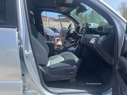 New 2026 Toyota Tacoma TRD Off-Road AWD/4WD image 11