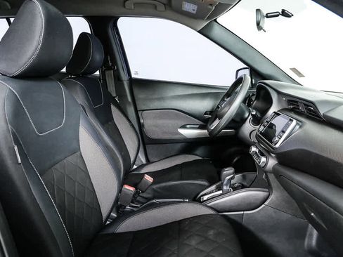 Used 2019 Nissan Kicks SV image 22