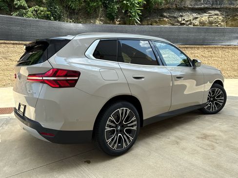 Used 2025 BMW X3 xDrive30i w/ Convenience Package image 3