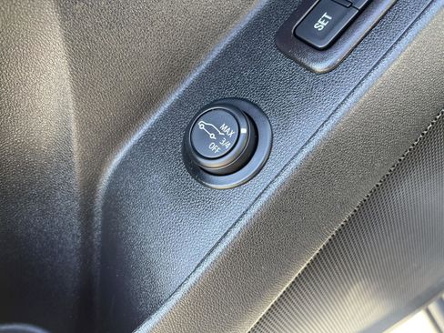 Used 2021 Chevrolet Equinox Premier FWD image 13