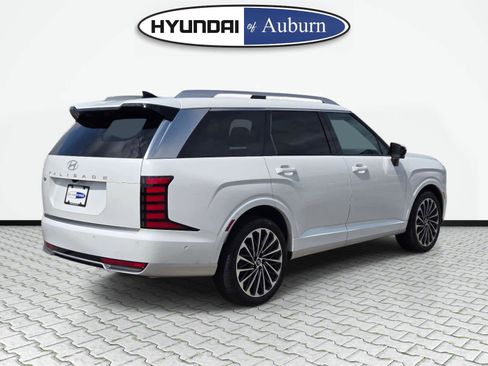 Certified 2026 Hyundai Palisade Calligraphy FWD image 5