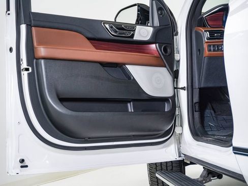 Used 2022 Lincoln Navigator Reserve image 63