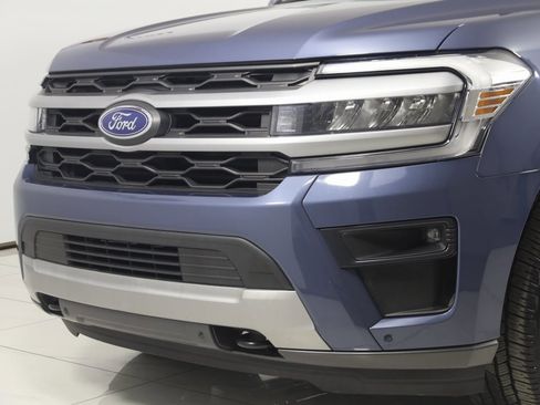 Used 2022 Ford Expedition XLT image 54