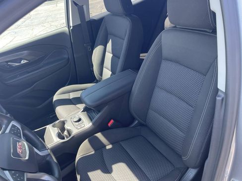 Used 2024 GMC Terrain SLE w/ Driver Convenience Package AWD/4WD image 3
