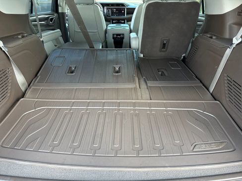 Used 2022 GMC Yukon Denali image 17