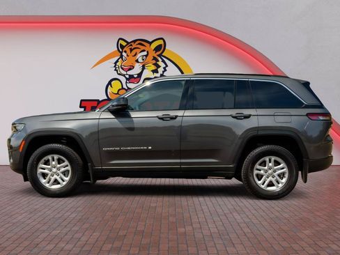 Used 2024 Jeep Grand Cherokee Laredo w/ MOPAR Finishing Package AWD/4WD image 9