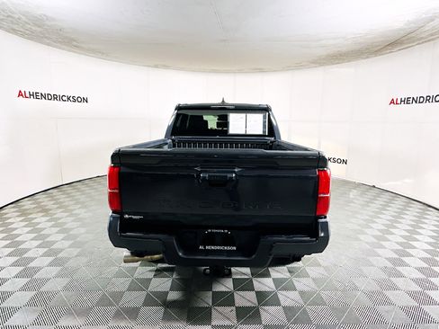 Used 2025 Toyota Tacoma SR5 image 31