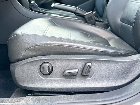 Used 2014 Volkswagen Passat 1.8T Wolfsburg Edition image 17