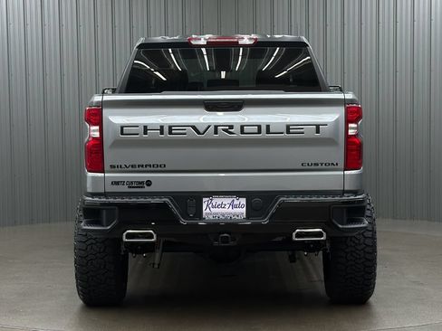 Used 2026 Chevrolet Silverado 1500 Custom Trail Boss w/ LPO, Dark Essentials Package AWD/4WD image 4