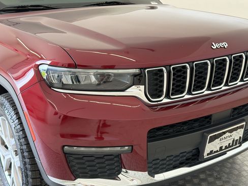 Used 2021 Jeep Grand Cherokee L Limited AWD/4WD image 11