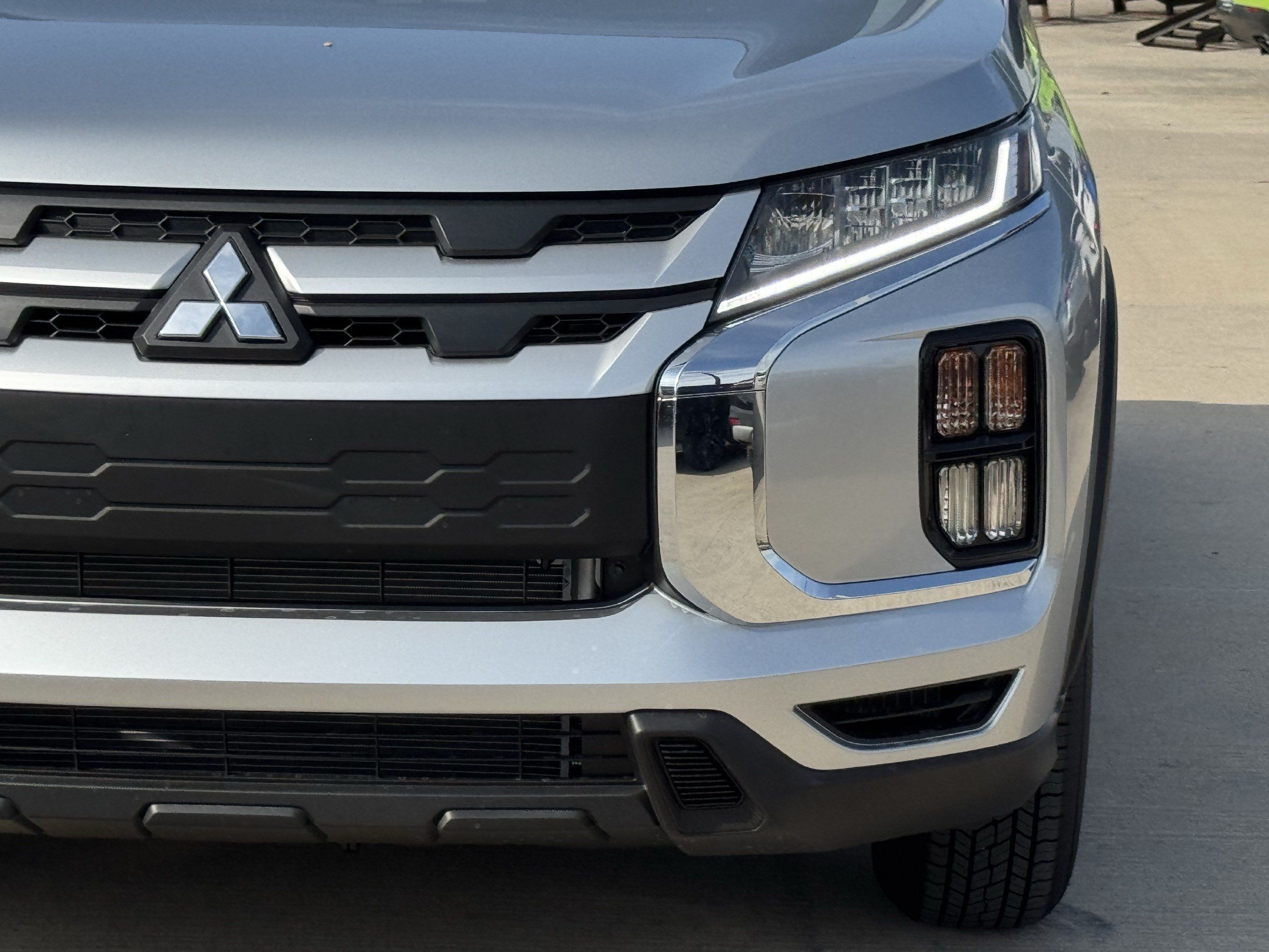 New 2027 Mitsubishi Outlander Sport FWD image 9
