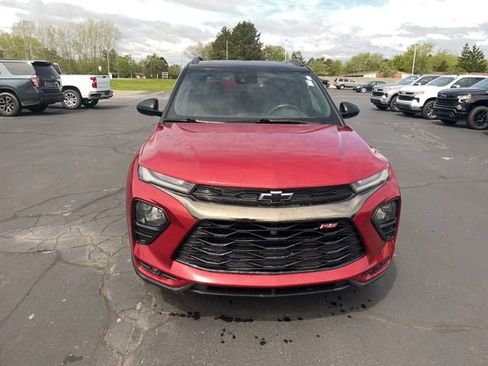 Used 2021 Chevrolet TrailBlazer RS w/ Sun and Liftgate Package AWD/4WD image 3