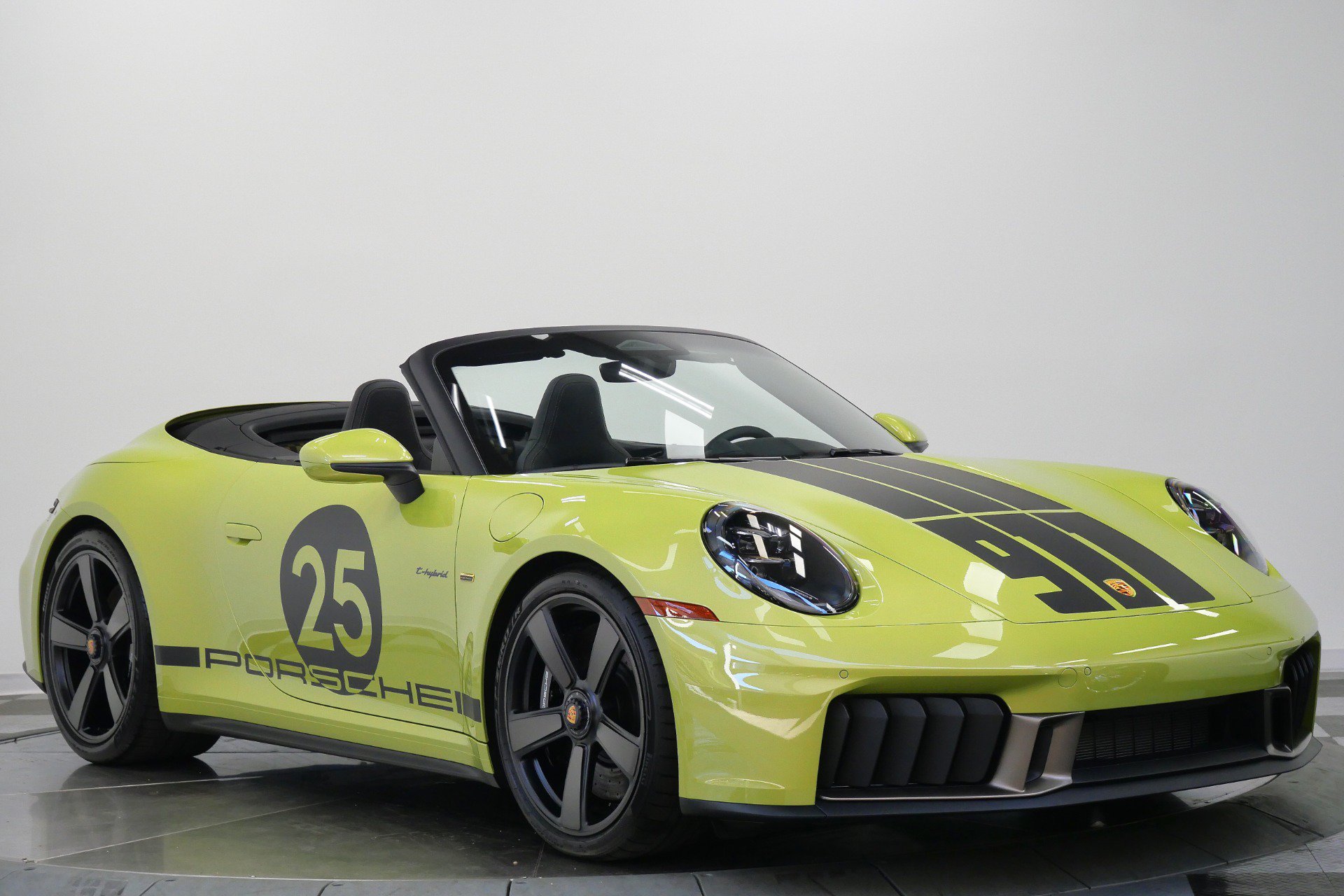 Used 2026 Porsche 911 GTS RWD image 3