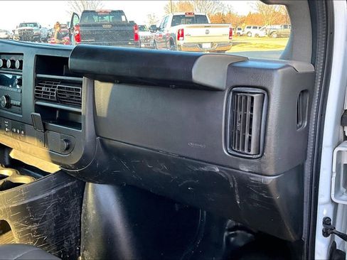 Used 2022 Chevrolet Express 2500 Work Van w/ Driver Convenience Package image 14