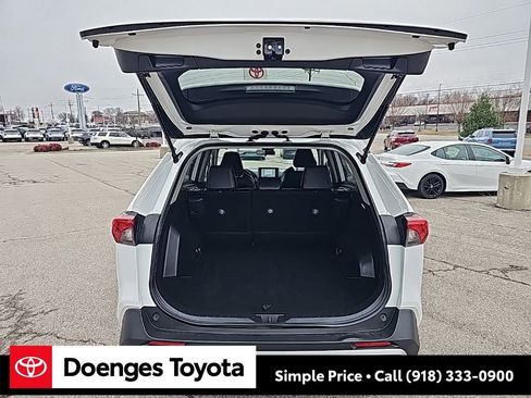 Used 2024 Toyota RAV4 Adventure image 17