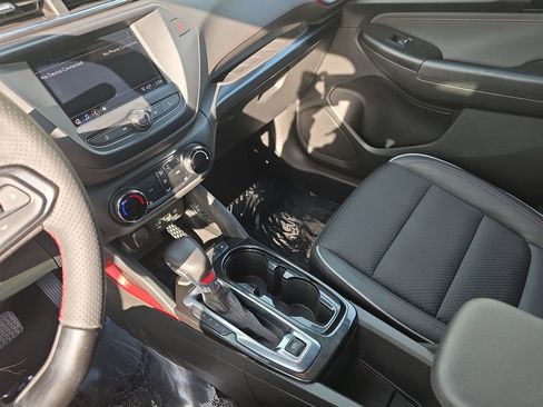 Used 2022 Chevrolet TrailBlazer RS image 36