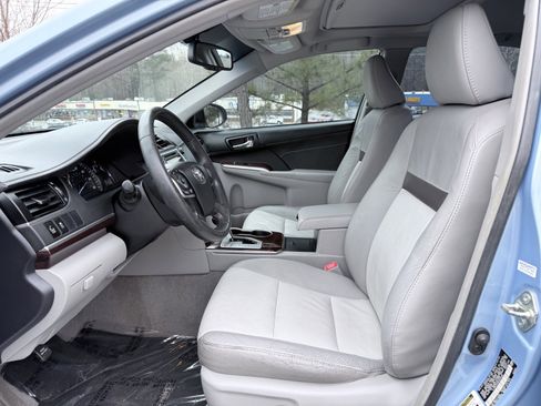 Used 2014 Toyota Camry XLE image 33