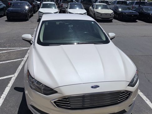 Used 2018 Ford Fusion SE FWD image 8
