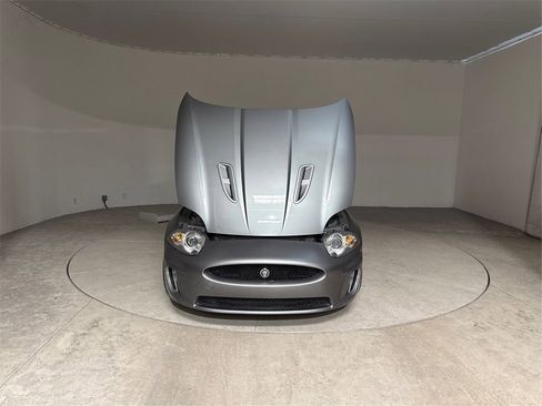 Used 2010 Jaguar XKR R image 11