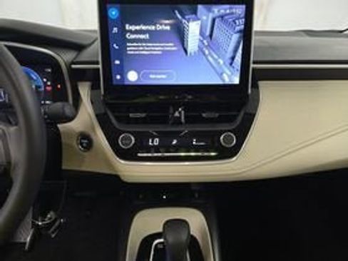 Used 2025 Toyota Corolla XLE FWD image 11
