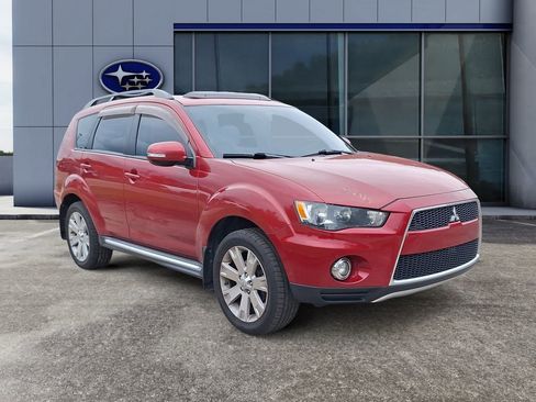 Used 2012 Mitsubishi Outlander SE FWD image 2