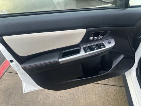 Used 2016 Subaru Crosstrek 2.0i Limited image 10