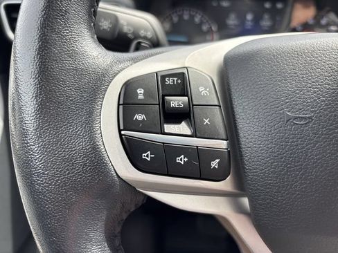 Used 2021 Ford Explorer XLT w/ Equipment Group 202A RWD image 29