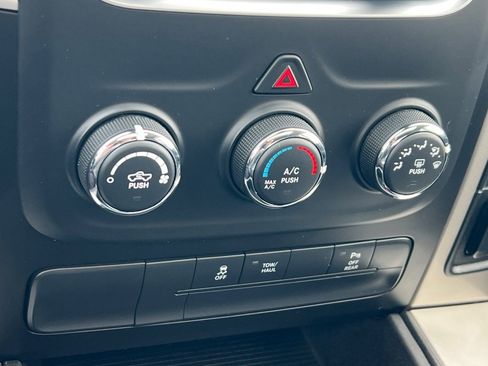 Used 2019 RAM 1500 Classic Warlock image 16