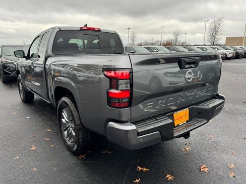Used 2025 Nissan Frontier SV w/ SV Convenience Package image 5