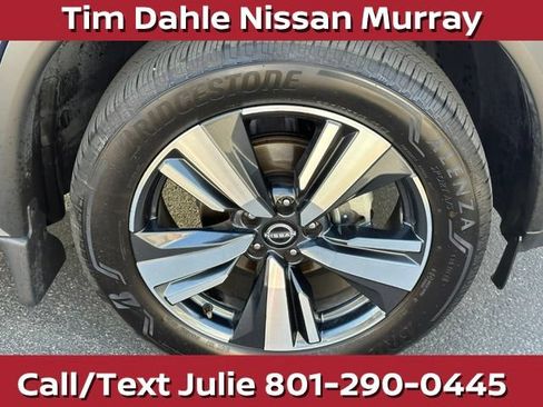 Used 2025 Nissan Rogue SL w/ SL Premium Package AWD/4WD image 14