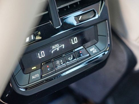 Used 2025 BMW iX xDrive50 image 21