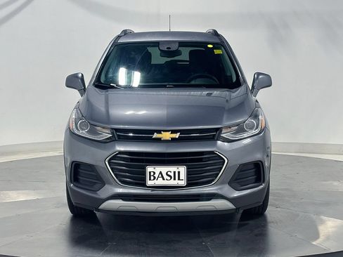 Used 2020 Chevrolet Trax LT FWD image 9