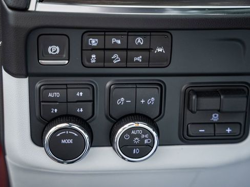 New 2025 Chevrolet Suburban Premier w/ Sun And Tow Package image 46