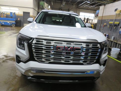 New 2026 GMC Terrain Denali w/ LPO, Floor Liner Package image 2