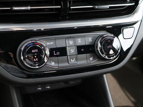 New 2026 Buick Envista Sport Touring image 11