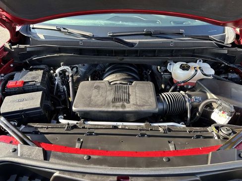 Certified 2024 Chevrolet Tahoe Z71 w/ Luxury Package image 3