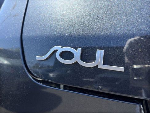 Certified 2022 Kia Soul LX w/ Technology Package image 7