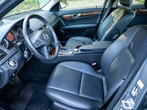 Used 2009 Mercedes-Benz C 300 Sedan image 22