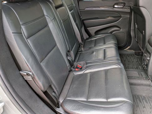Used 2021 Jeep Grand Cherokee Trailhawk w/ Trailhawk Luxury Group AWD/4WD image 32