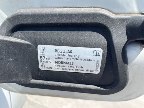 Used 2021 Volkswagen Tiguan SE R-Line AWD/4WD image 17
