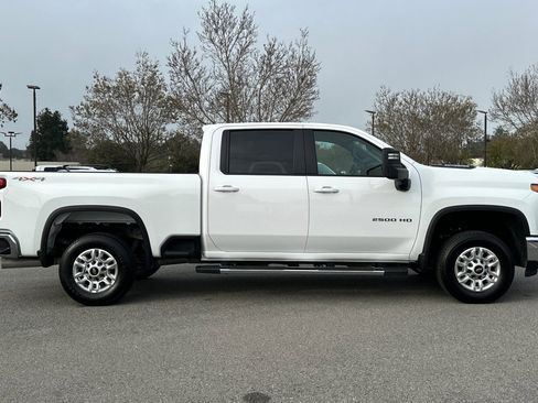 Used 2025 Chevrolet Silverado 2500 LT w/ Convenience Package image 3