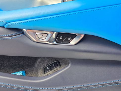 Used 2022 Chevrolet Corvette Stingray Premium Conv w/ Z51 Performance Package RWD image 19