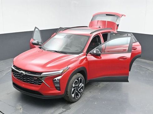 New 2026 Chevrolet Trax RS w/ Sunroof Package FWD image 49