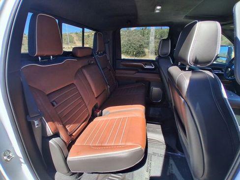 Certified 2025 GMC Sierra 2500 Denali Ultimate w/ Max Trailering Package image 16