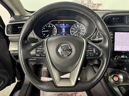 Used 2023 Nissan Maxima SV w/ Floor Mat Group FWD image 13
