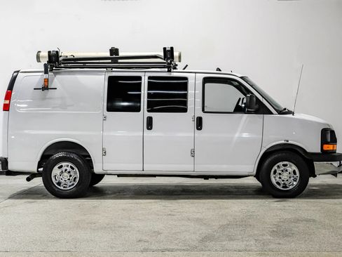 Used 2014 Chevrolet Express 2500 RWD image 5