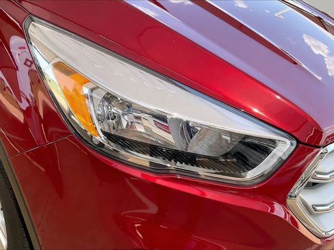 Used 2018 Ford Escape SE w/ SE Sync 3 Package FWD image 25